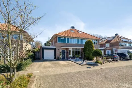 Twee-onder-één-kap te koop: Ds. Allendorpstraat 52, Rijsoord Ridderkerk