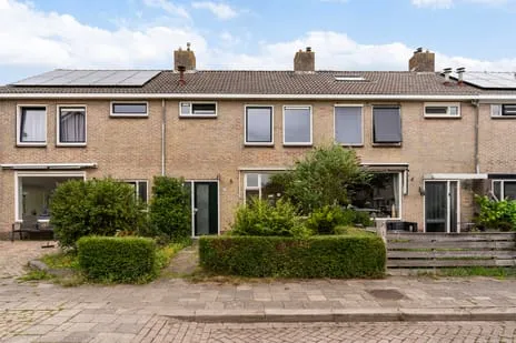 Tussenwoning te koop: Ds. S. Huismansstrjitte 61, Stiens