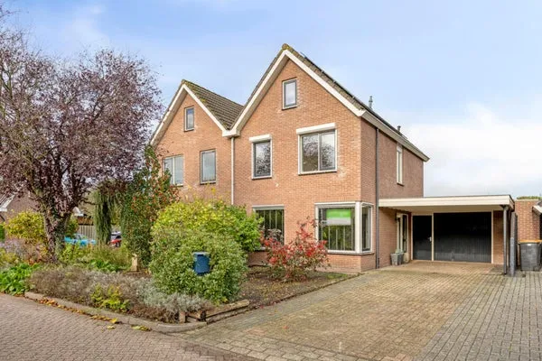 Tussenwoning te koop: ds.Berkhofweg 43, Kern Lemele Lemele