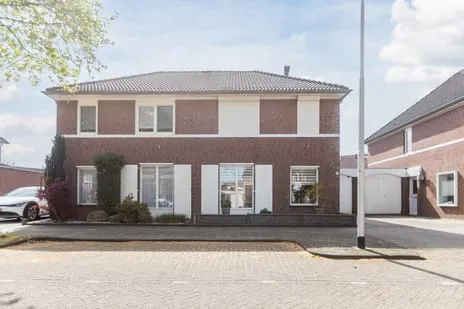 Tussenwoning te koop: Dubbeldamstraat 30, Huibeven Midden Tilburg
