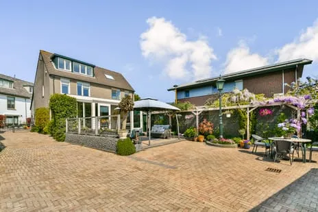 Twee-onder-één-kap te koop: Dubbele Buurt 42, Halfweg Halfweg
