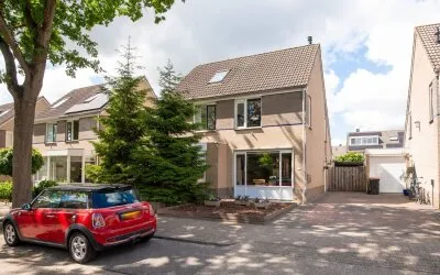 Hoekwoning te koop: Dubloen 124, Kersenboogerd-Zuid - Buurt 33 04 Hoorn