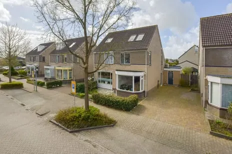 Hoekwoning te koop: Dubloen 132, Kersenboogerd-Zuid - Buurt 33 04 Hoorn