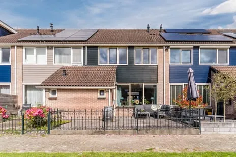 Tussenwoning te koop: Duiker 104, Oostersluis Grootebroek