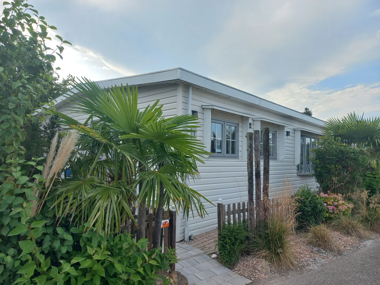Vrijstaande woning te koop: Duinweg 14-14M001, Hellevoetsluis