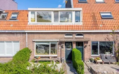 Tussenwoning te koop: Duinzichtstraat 27, Voscuyl Oegstgeest