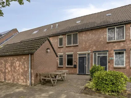 Tussenwoning te koop: Duivelshofhoek 28, Helmerhoek-Zuid Enschede