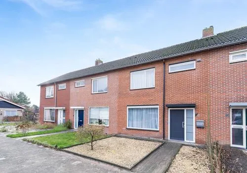 Tussenwoning te koop: Duiventoren 92, Oudenbosch