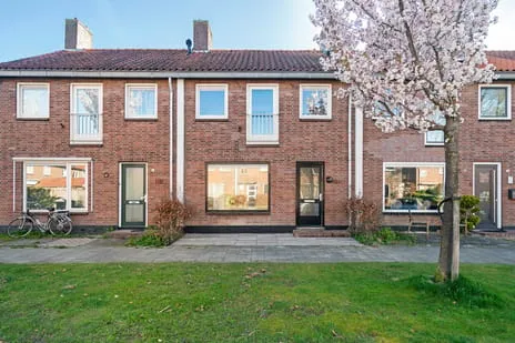 Tussenwoning te koop: Duizendknoopstraat 82, Emmeloord-Centrum-Centrum West Emmeloord