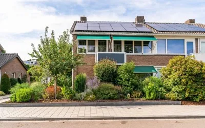 Twee-onder-één-kap te koop: Dunantstraat 18, Geleen-Zuid Geleen