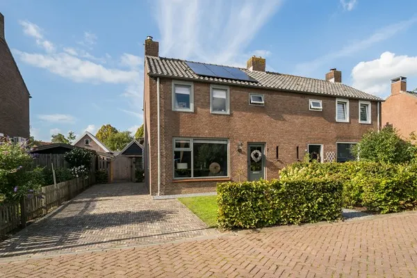 Twee-onder-één-kap te koop: Dutry van Haeftenstraat 7, Haaften