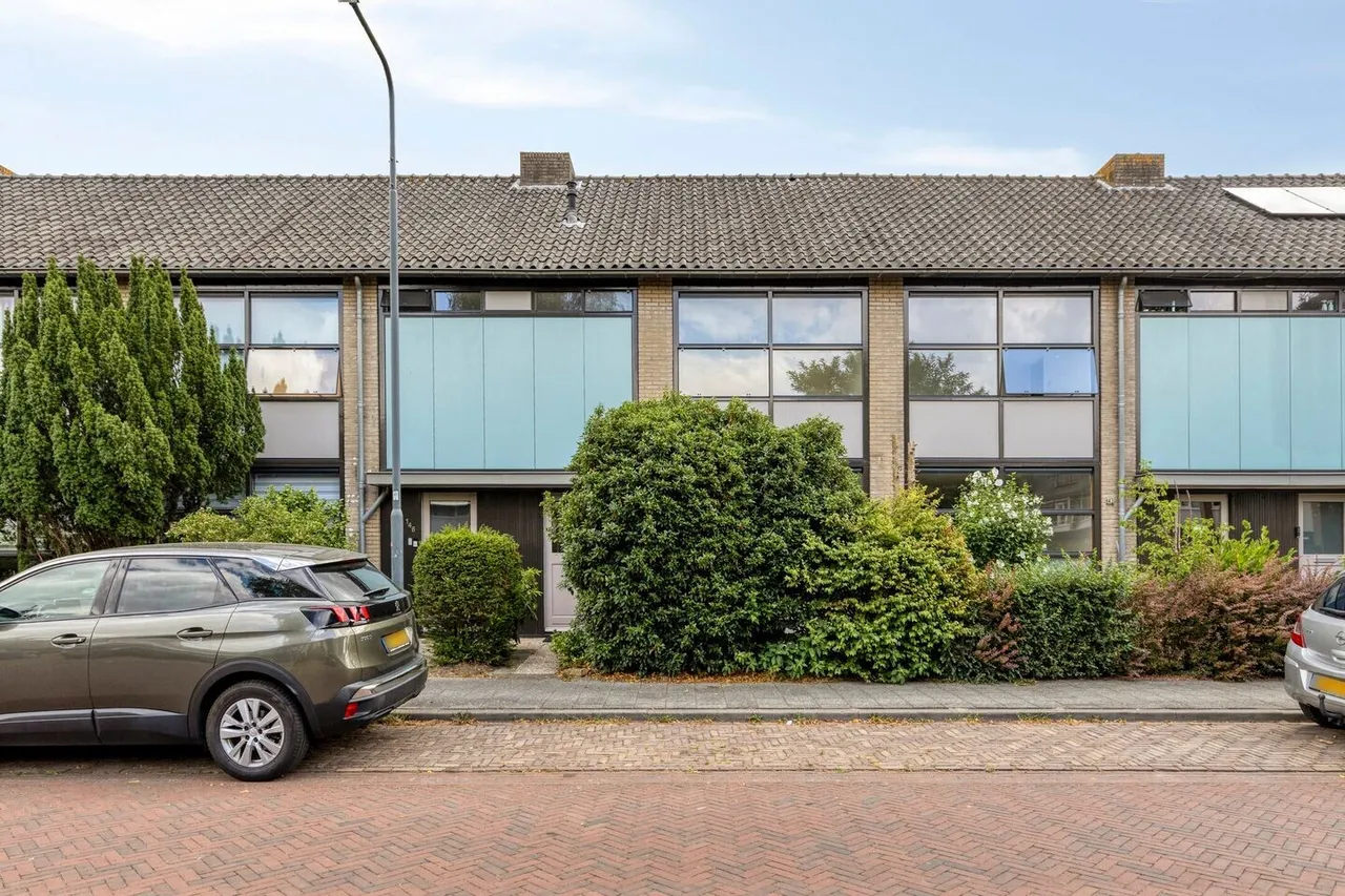 Tussenwoning te koop: Duurstedestraat 144, Breda