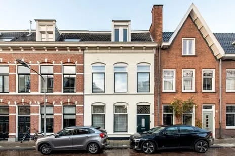 Tussenwoning te koop: Duvenvoordestraat 30, Garenkokerskwartier Haarlem
