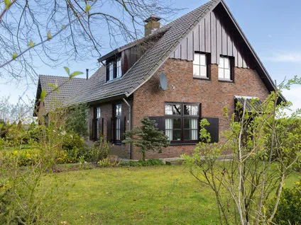 Twee-onder-één-kap te koop: Dwarsdijk 12, Vragender
