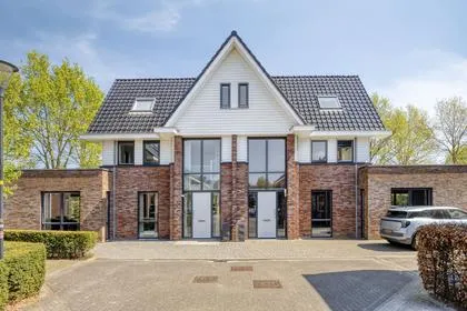 Twee-onder-één-kap te koop: Dwarsdijk 47, Essenpas Bemmel