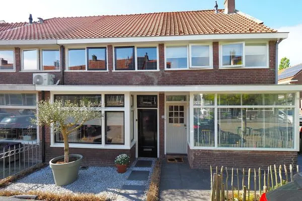Tussenwoning te koop: Dwarsstraat 14, Buitenuitbreiding-West Sliedrecht
