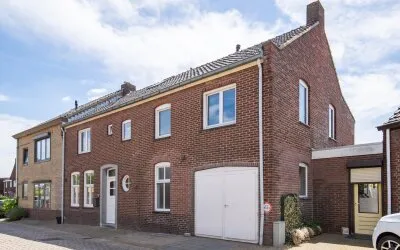 Tussenwoning te koop: Dwarsstraat 2A, Maasbracht Maasbracht