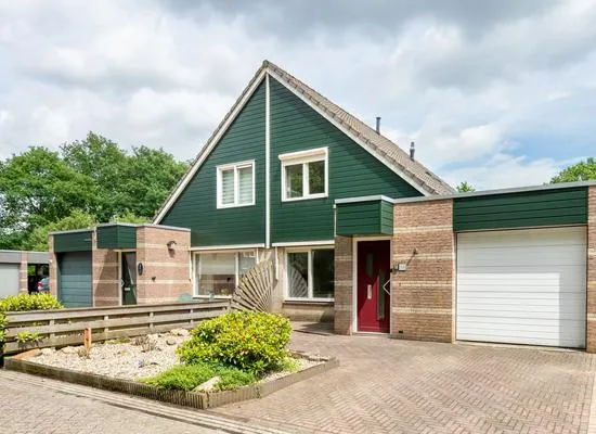 Tussenwoning te koop: Dwerguil 10, Rietlanden Emmen