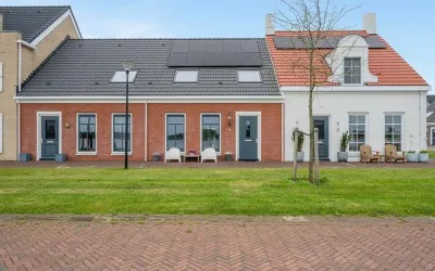 Tussenwoning te koop: Dwinger 6, Verspreide huizen Winschoten Blauwestad