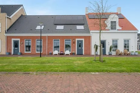 Tussenwoning te koop: Dwinger 6, Verspreide huizen Winschoten Blauwestad