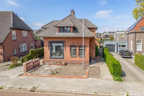 Vrijstaande woning te koop: E.E. Stolperlaan 4, Veendam en omgeving station Veendam