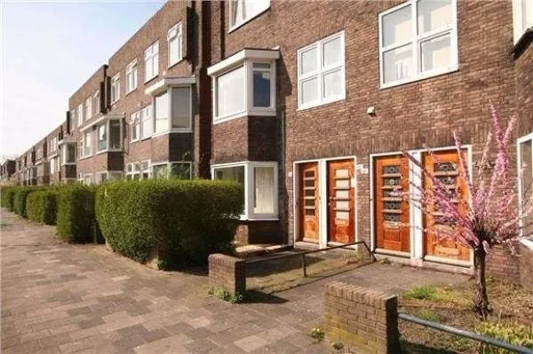 Kamer te huur: E. Thomassen à Thuessinklaan 40A2E, Gorechtbuurt Groningen