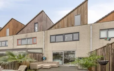 Tussenwoning te koop: E. du Perronstraat 34, Literatuurwijk Midden-oost Almere