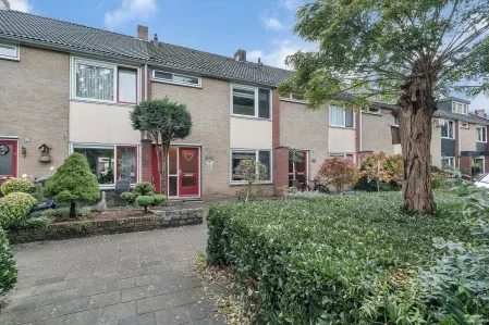 Tussenwoning te koop: E. du Perronstraat 7, Hengelo