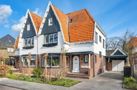 Twee-onder-één-kap te koop: E.E. Stolperlaan 7, Veendam en omgeving station Veendam
