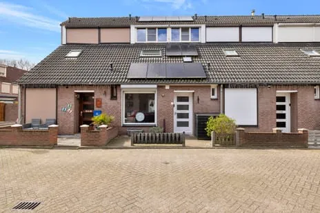 Tussenwoning te koop: E.H. Begemannstraat 3, West Helmond