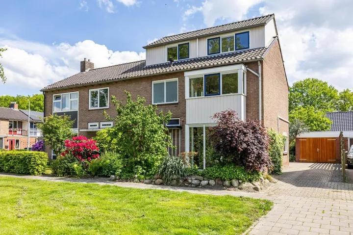 Twee-onder-één-kap te koop: Ebbingekamp 4, Zuidlaren Zuidlaren