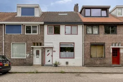 Tussenwoning te koop: Eckartseweg Noord 256, Generalenbuurt Eindhoven