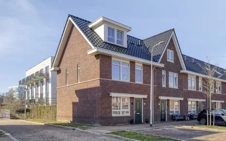 Hoekwoning te koop: Edgar du Perronstraat 82, Erasmus Veld 'S-Gravenhage