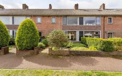 Tussenwoning te koop: Edisonstraat 24, Zenderwijk Huizen