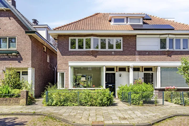 Twee-onder-één-kap te koop: Edisonstraat 7, Velve-Lindenhof Enschede