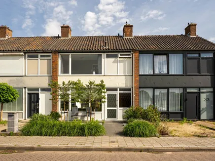 Tussenwoning te koop: Edward Jennerstraat 31, Hoogerheide Hoogerheide