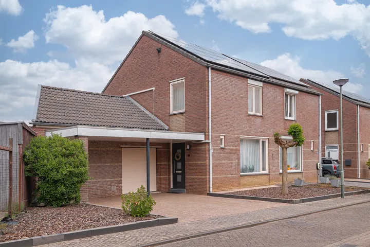 Tussenwoning te koop: Eeckersteghe 18, Elsloo Elsloo