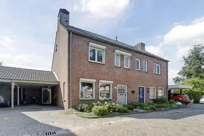 Tussenwoning te koop: Eekhool 53, Hilvarenbeek Hilvarenbeek