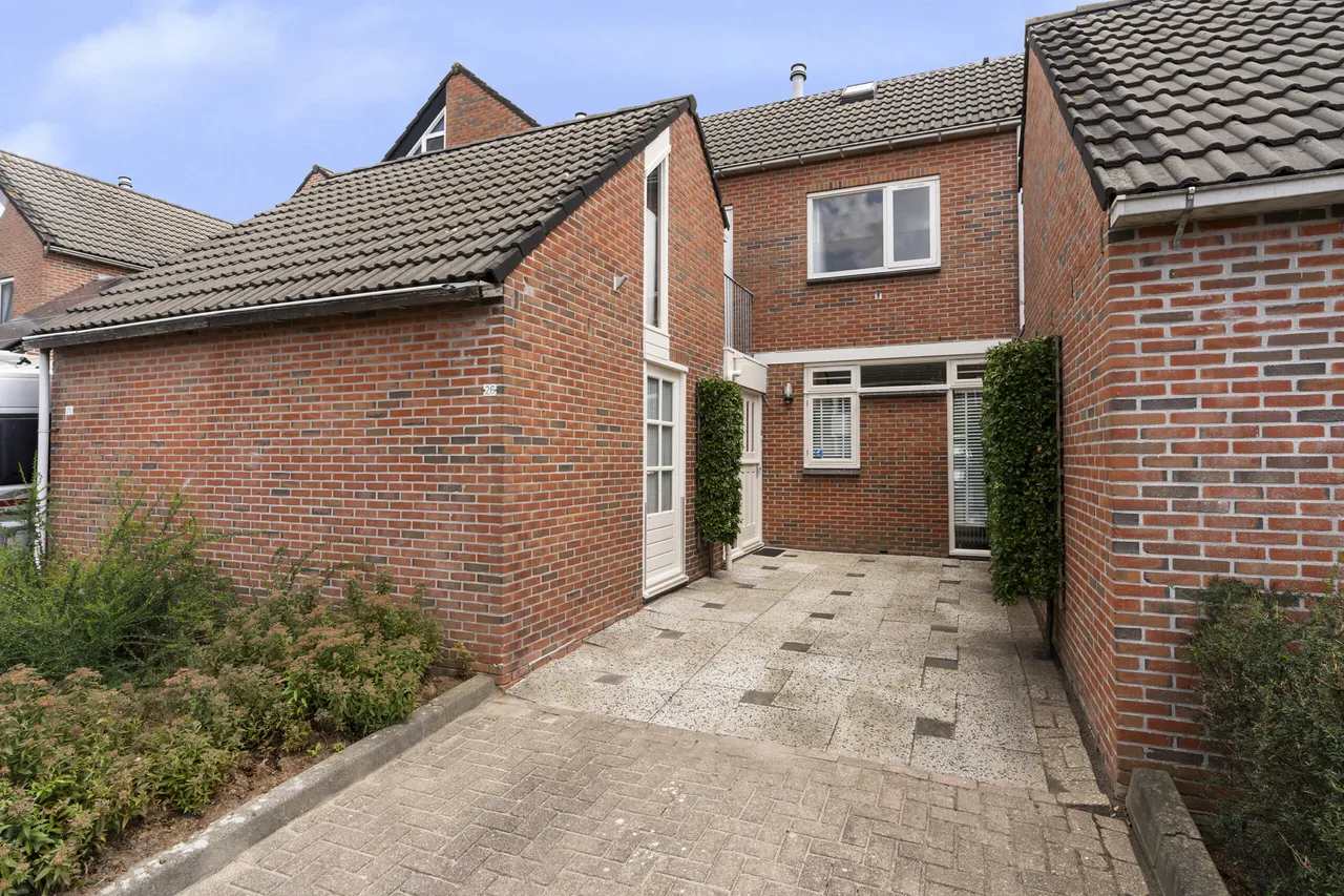 Tussenwoning te koop: Eekmolen 26, Sneek