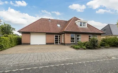 Vrijstaande woning te koop: Eeltsjemar 13, Zuiderburen Leeuwarden