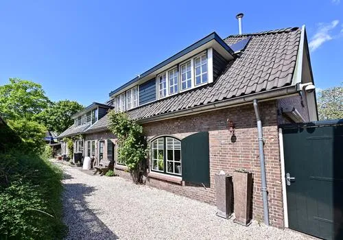Tussenwoning te koop: Eemnesserweg 17A, De Zuid Huizen