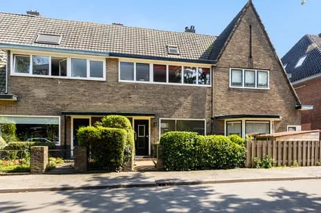 Tussenwoning te koop: Eemnesserweg 18, Electrobuurt Hilversum