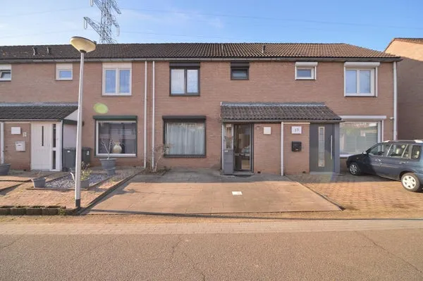 Tussenwoning te koop: Eemstraat 11, Heerlen