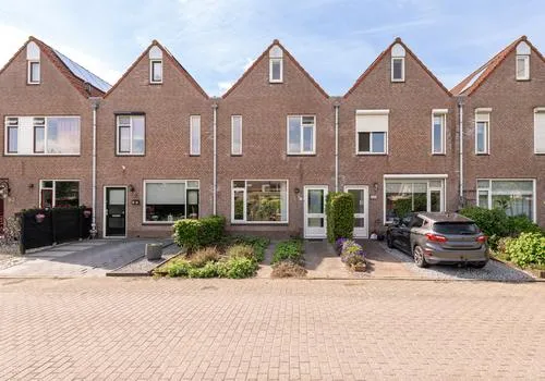 Tussenwoning te koop: Eemweg 64, Goilberdingen Oost Culemborg