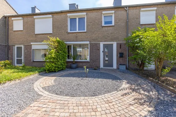 Woning te koop: Eenbesweg, Cristinawijk Nieuwstadt