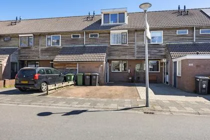 Tussenwoning te koop: Eendenveld 104, Emmen