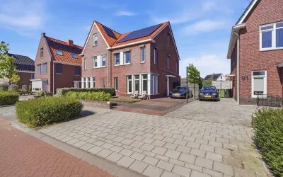 Twee-onder-één-kap te koop: Eendrachtsweg 89A, Mortiere III Middelburg