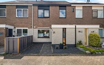 Tussenwoning te koop: Eenhoornplaat 18, Emmeloord-Espelervaart-Espelervaart West Emmeloord