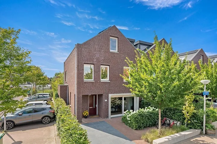 Semi-detached for sale: Eenruiter 42, Den Hoorn Delft