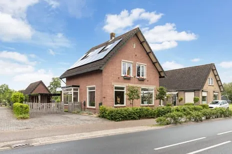 Vrijstaande woning te koop: Eerbeekseweg 113, Loenen Loenen